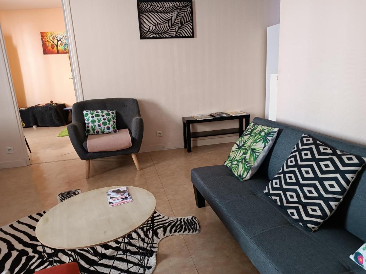 Cap Coutellerie - Sejours Pros Ou Familles En Hypercentre De Thiers Apartment Exterior photo