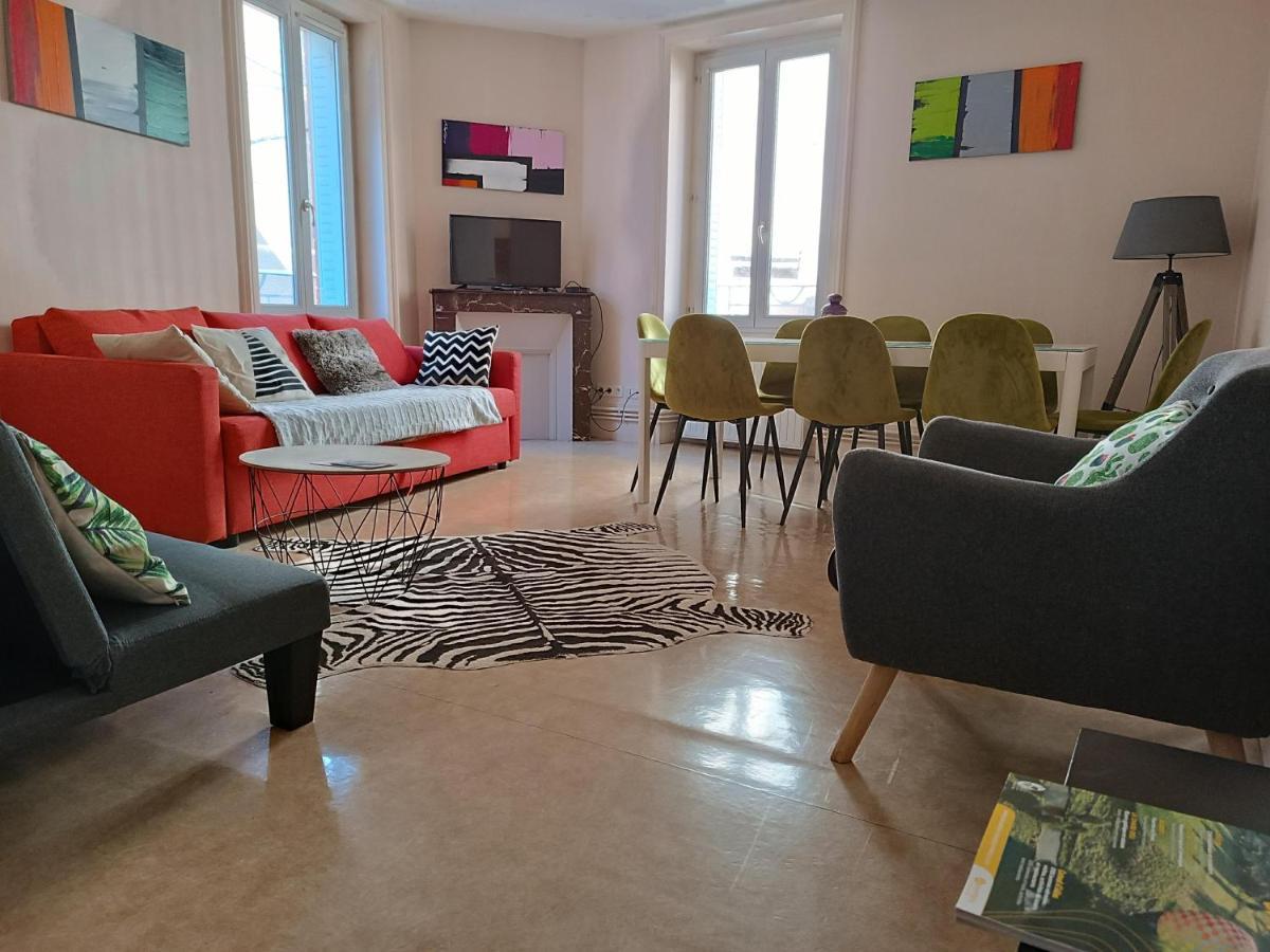 Cap Coutellerie - Sejours Pros Ou Familles En Hypercentre De Thiers Apartment Exterior photo